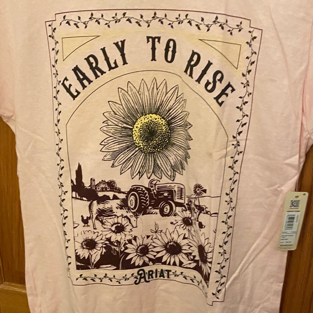 Ariat Women’s Light Pink Graphic Tee “Early to Rise” Sunflower, Tractor XL NWT - Picture 4 of 5
